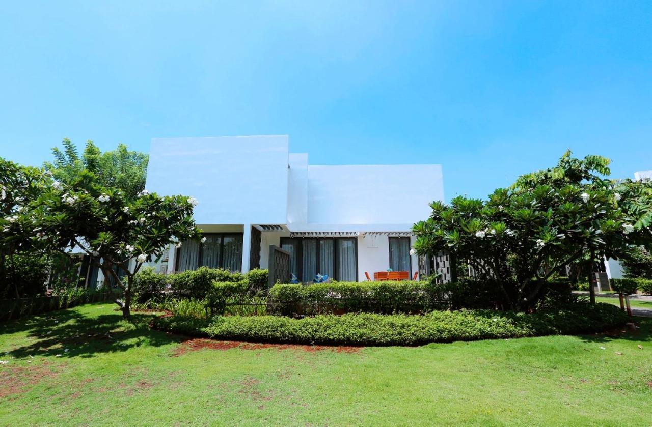 Okinawa Villas And Beach Club - Oceanami Resort Long Hai Εξωτερικό φωτογραφία